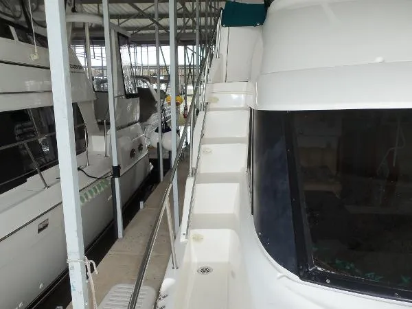 Slide: The Image of Silverton 392 Motor Yacht 2000 - 4