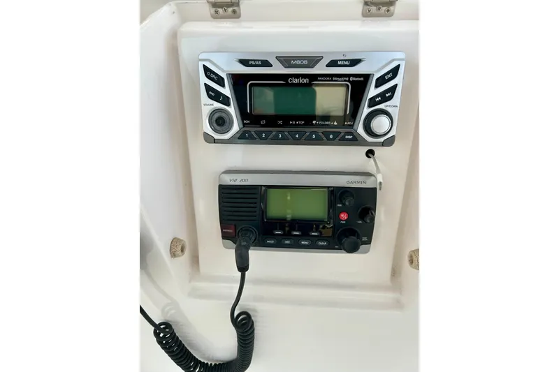 Slide: The Image of 2005 Bertram 390 Convertible boat radio and communication equipment. - 20