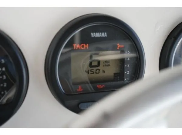 Slide: The Image of Pursuit 2870 Center Console 2003 - 4
