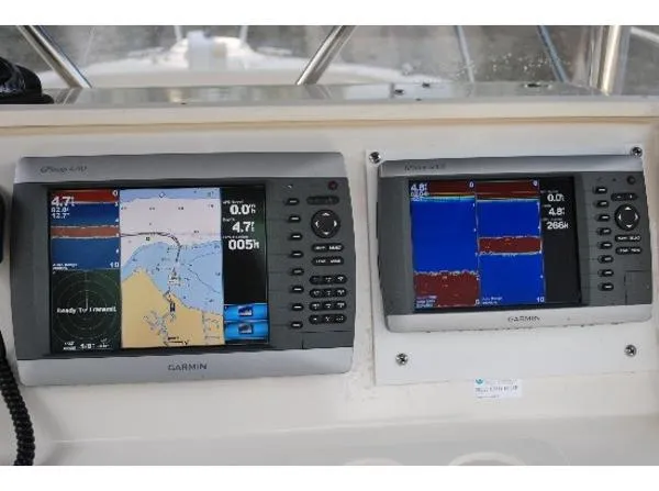 Slide: The Image of Pursuit 2870 Center Console 2003 - 5