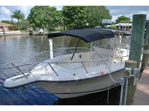 Slide: The Image of Pursuit 2870 Center Console 2003 - 7