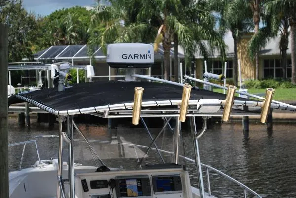Slide: The Image of Pursuit 2870 Center Console 2003 - 8