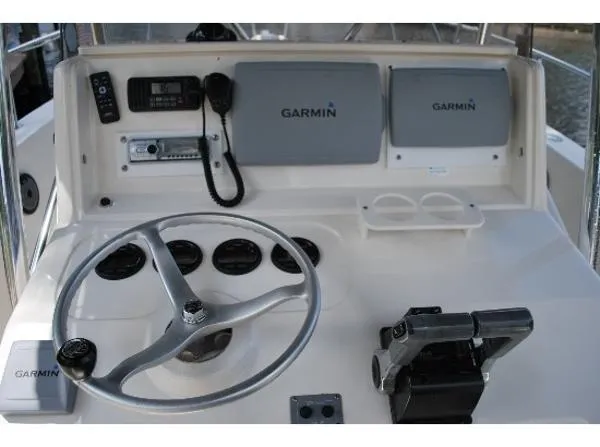 Slide: The Image of Pursuit 2870 Center Console 2003 - 9