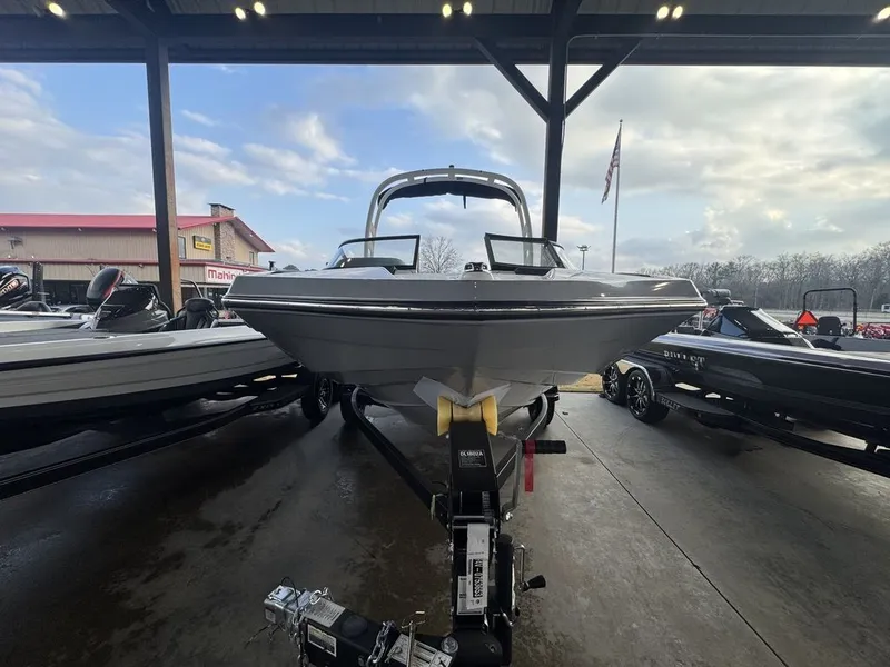 Slide: The Image of Yamaha 195S 2026 - 1