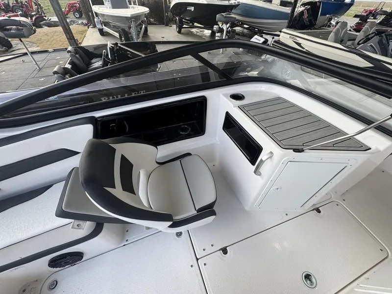 Slide: The Image of Yamaha 195S 2026 - 6