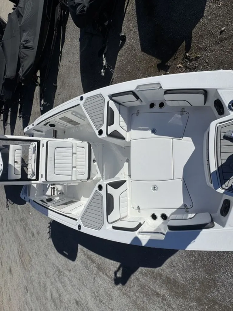 Slide: The Image of Yamaha 222 FSH Sport E 2026 - 6