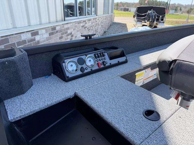 Slide: The Image of Interior view of 2026 Alumacraft CLASSIC 165/TIL with dashboard. - 4