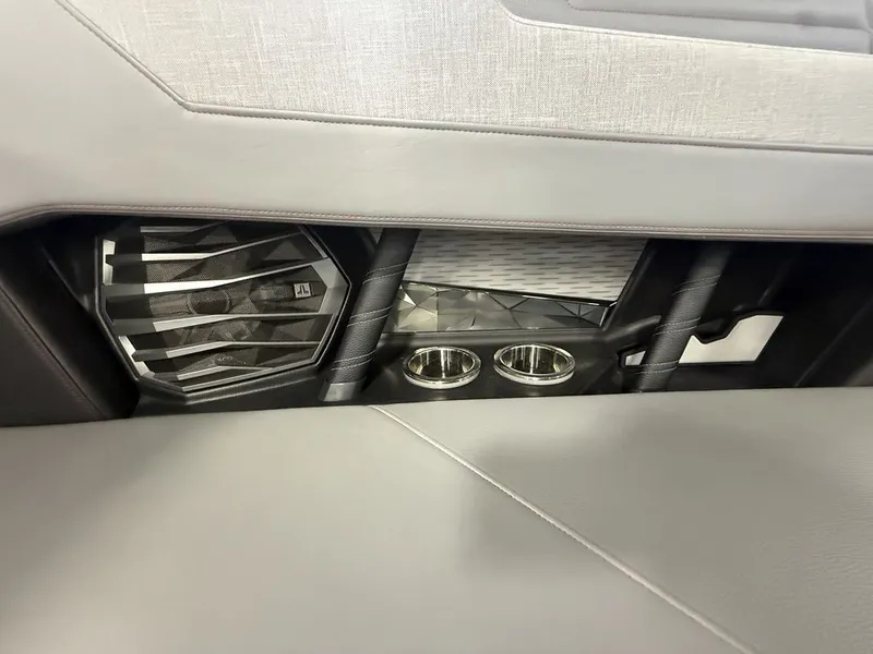 Slide: The Image of Nautique Super Air Nautique G23 2023 - 17