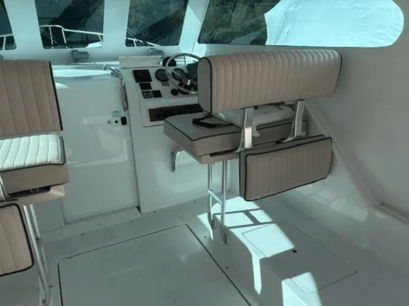 Slide: The Image of Mainship Pilot 30 2001 - 12