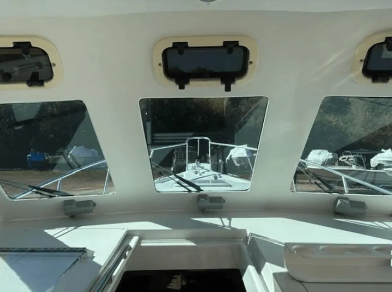 Slide: The Image of Mainship Pilot 30 2001 - 13