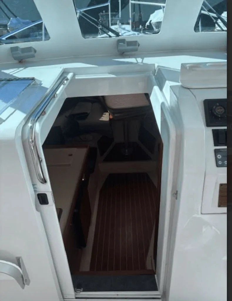 Slide: The Image of Mainship Pilot 30 2001 - 16