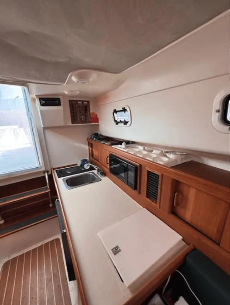 Slide: The Image of Mainship Pilot 30 2001 - 18