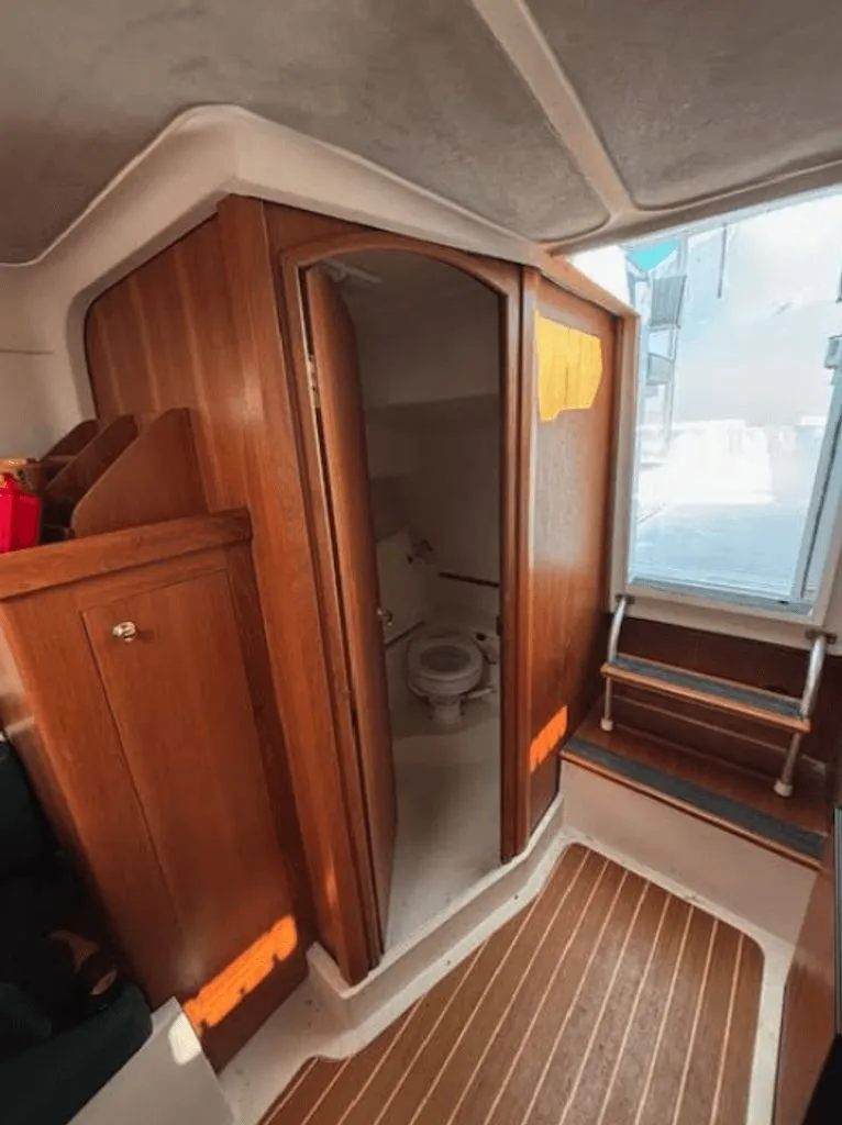 Slide: The Image of Mainship Pilot 30 2001 - 24