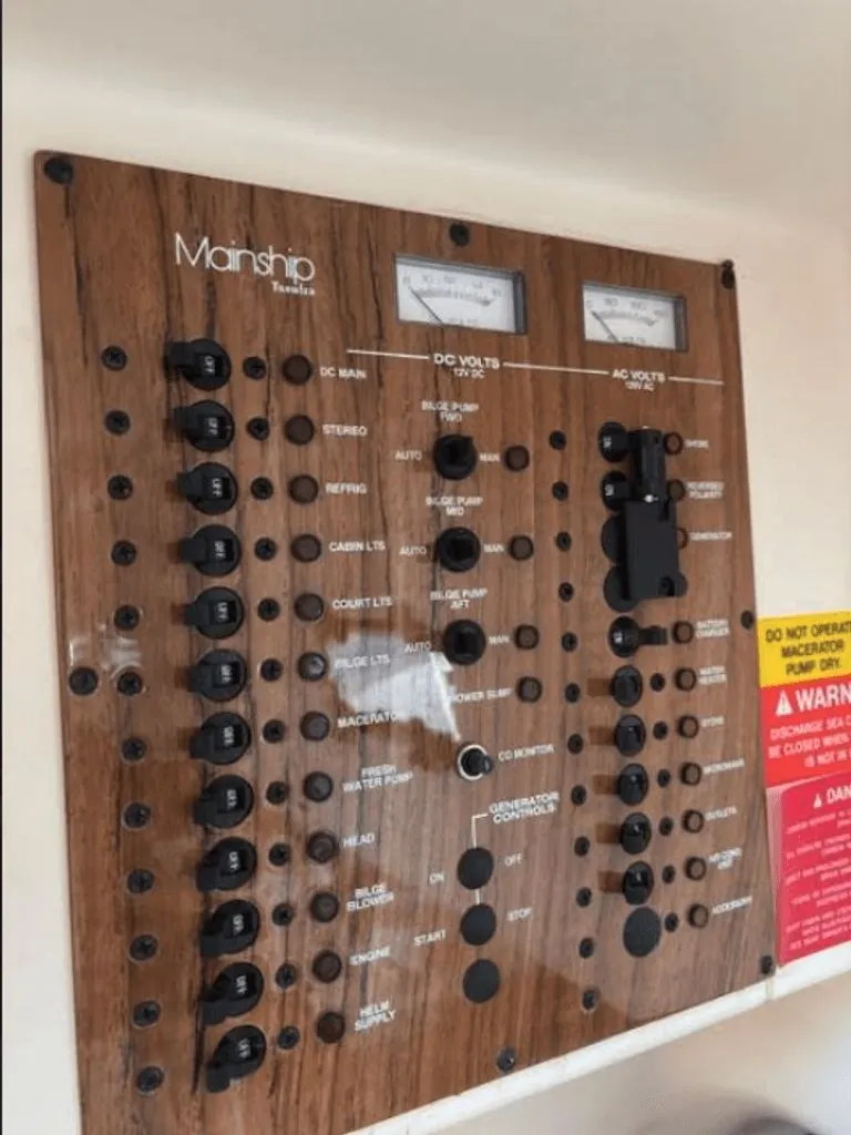 Slide: The Image of Mainship Pilot 30 2001 - 26