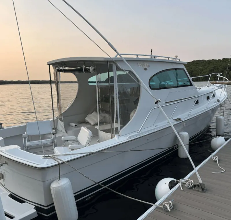 Slide: The Image of Mainship Pilot 30 2001 - 32