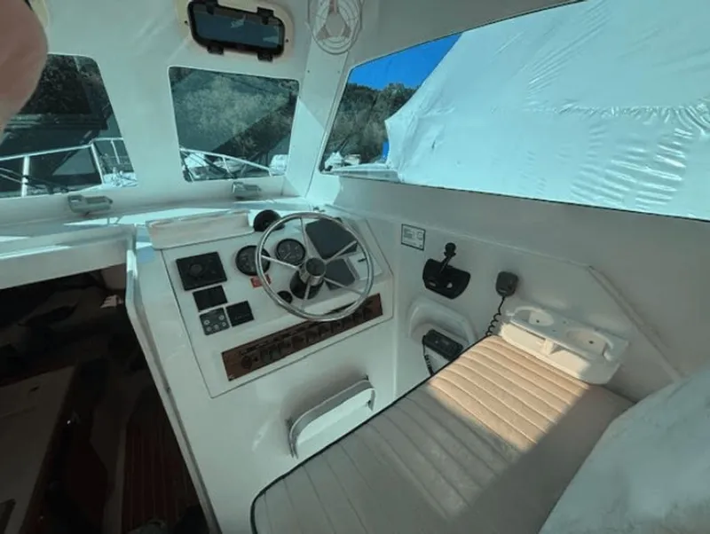 Slide: The Image of Mainship Pilot 30 2001 - 4