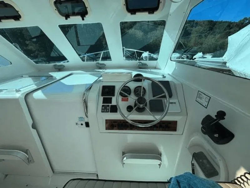 Slide: The Image of Mainship Pilot 30 2001 - 6