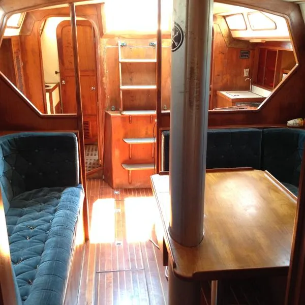 Slide: The Image of Warwick Cardinal Sloop 1985 - 11