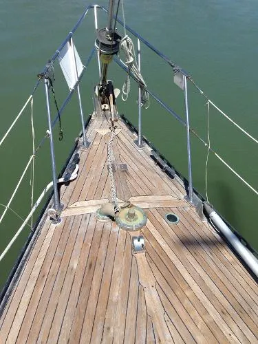 Slide: The Image of Warwick Cardinal Sloop 1985 - 5