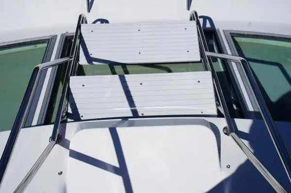Slide: The Image of Sea Ray Express Bridge 1994 - 5