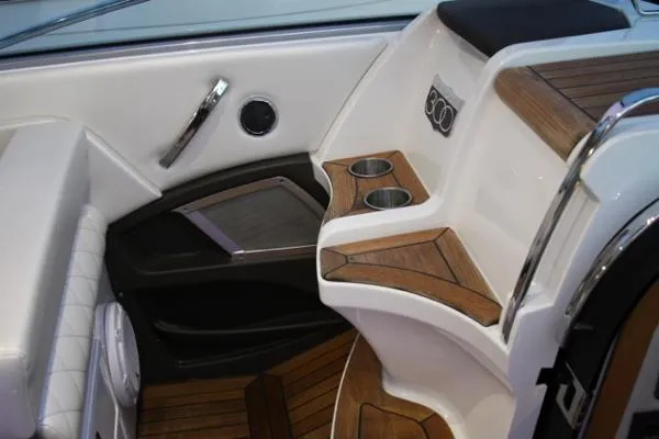Slide: The Image of Mastercraft 300 33'9"FT LOA 11FT BEAM 2011 - 5