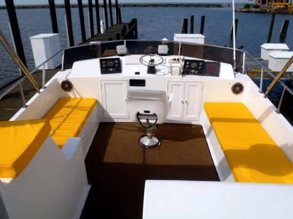 Slide: The Image of Sterling Grand Cayman Motor Yacht 2000 - 10