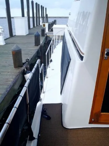 Slide: The Image of Sterling Grand Cayman Motor Yacht 2000 - 4