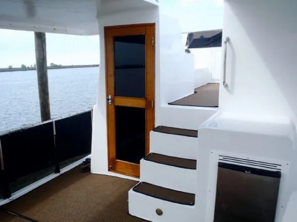 Slide: The Image of Sterling Grand Cayman Motor Yacht 2000 - 6