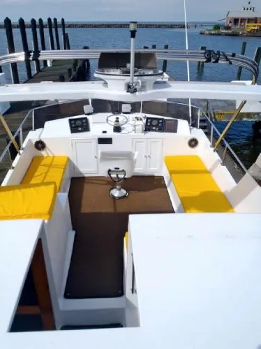 Slide: The Image of Sterling Grand Cayman Motor Yacht 2000 - 9