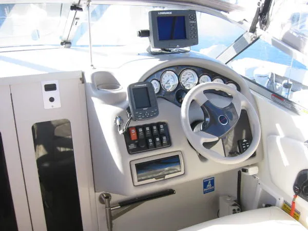 Slide: The Image of Stingray 240CS 2003 - 3