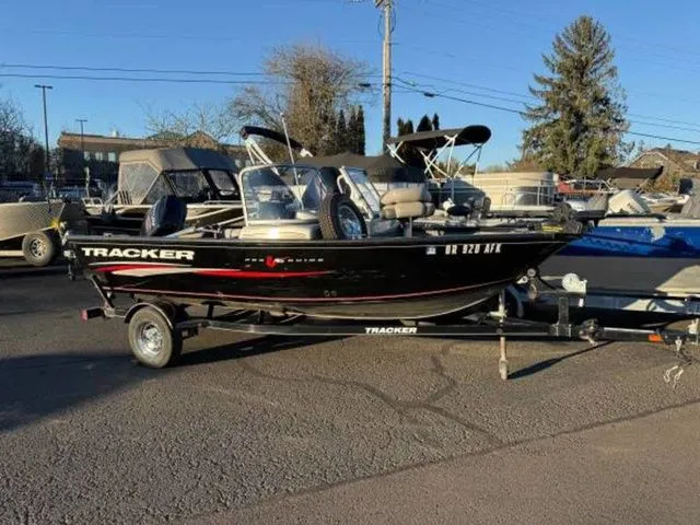 The Image of Tracker Pro V Guide 16 2016 - 1