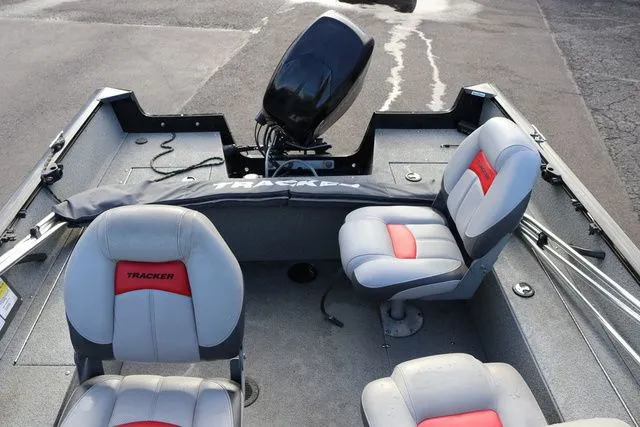 Slide: The Image of Tracker Pro V Guide 16 2016 - 14