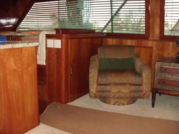 Slide: The Image of Hatteras 65 Enclosed Bridge BR7093 1988 - 3