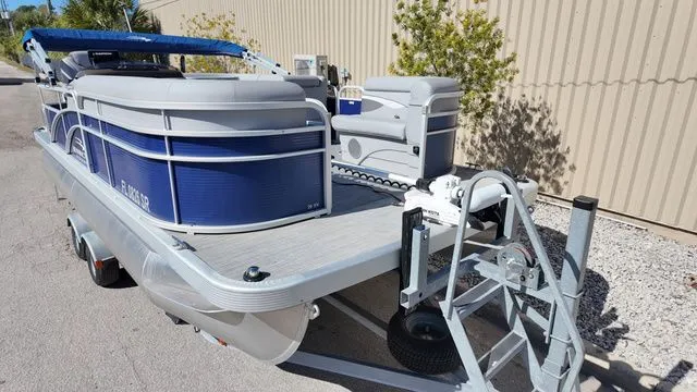 Slide: The Image of Bennington 20SV 2020 - 20