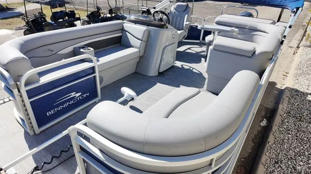 Slide: The Image of Bennington 20SV 2020 - 22