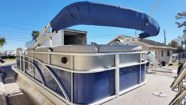 Slide: The Image of Bennington 20SV 2020 - 31