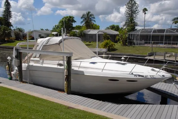 Slide: The Image of Sea Ray 310 Sundancer 2000 - 0