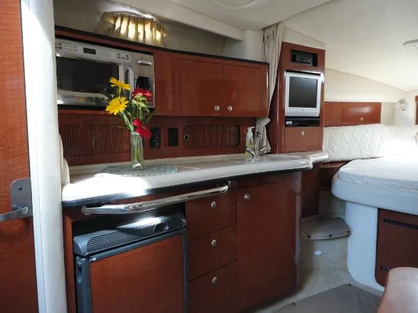 Slide: The Image of Sea Ray 32 Sundancer 320 2005 - 4
