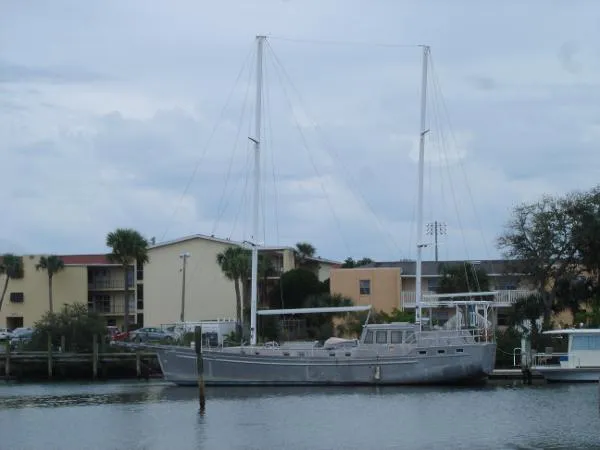 Slide: The Image of Topper Hermanson Island Cargo design 2000 - 0