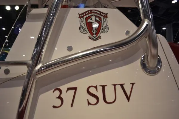 Slide: The Image of Statement 37 SUV 2011 - 3