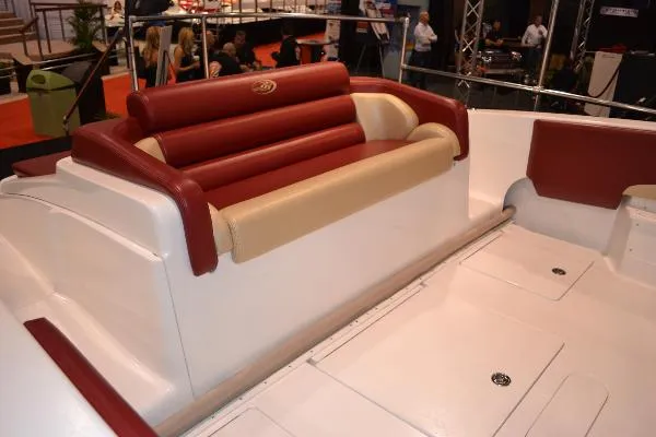 Slide: The Image of Statement 37 SUV 2011 - 5