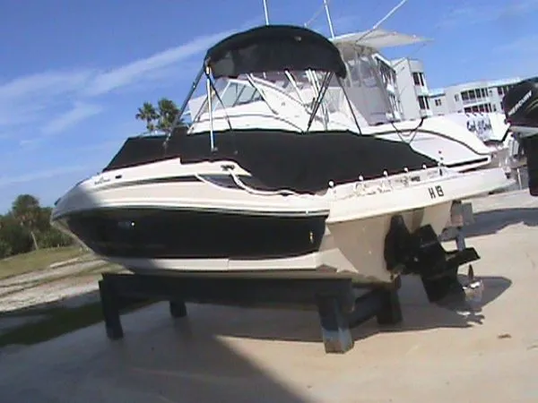 Slide: The Image of Sea Ray 220 Sundeck 2010 - 10