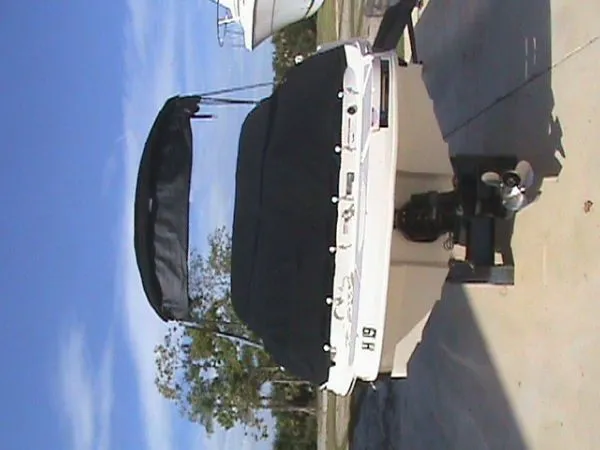Slide: The Image of Sea Ray 220 Sundeck 2010 - 2