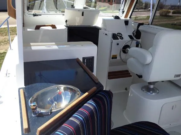 Slide: The Image of Eastern 248 Islander 2015 - 5