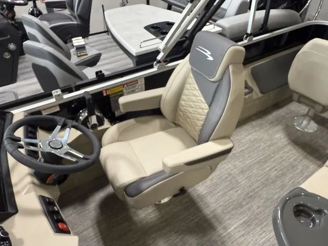 Slide: The Image of Bennington 22SFC TriToon Pontoon 2026 - 12