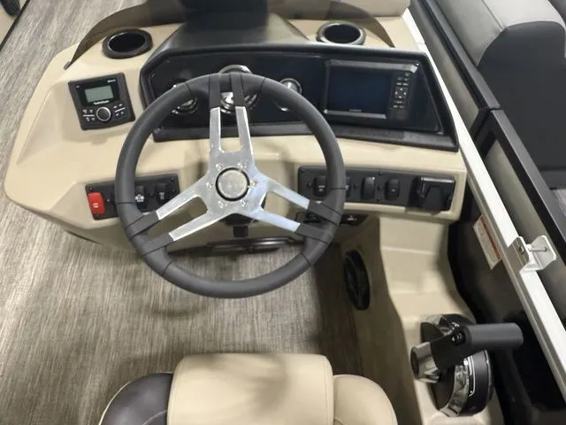 Slide: The Image of Bennington 22SFC TriToon Pontoon 2026 - 13