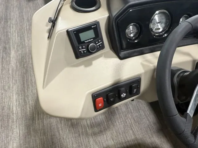 Slide: The Image of Bennington 22SFC TriToon Pontoon 2026 - 14