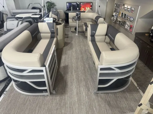 Slide: The Image of Bennington 22SFC TriToon Pontoon 2026 - 2