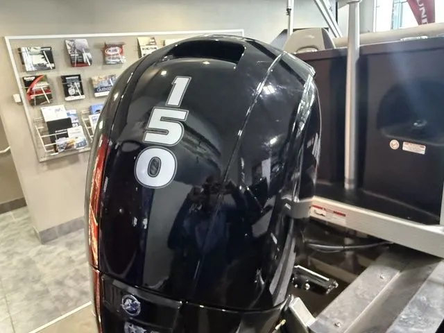 Slide: The Image of Bennington 22SFC TriToon Pontoon 2026 - 26