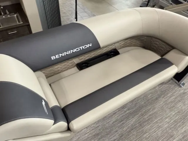 Slide: The Image of Bennington 22SFC TriToon Pontoon 2026 - 6